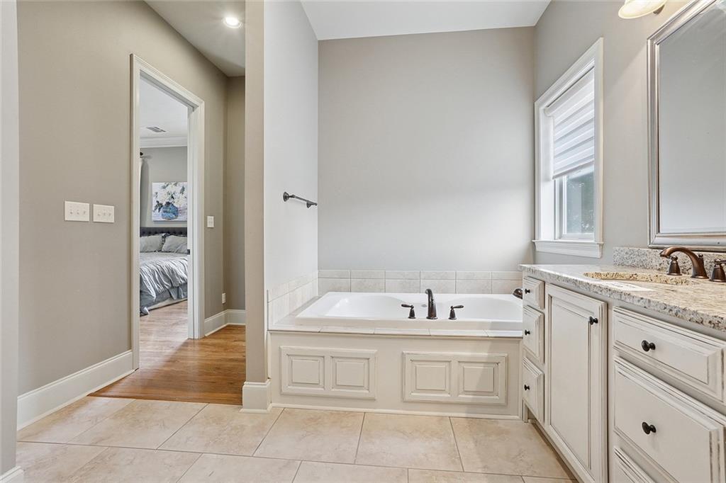 330 French Street, New Orleans, Louisiana image 24