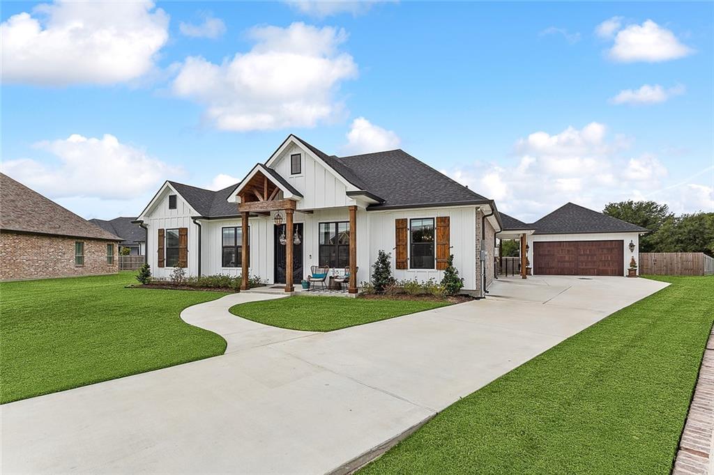 107 Orchid Court, Belle Chasse, Louisiana image 2