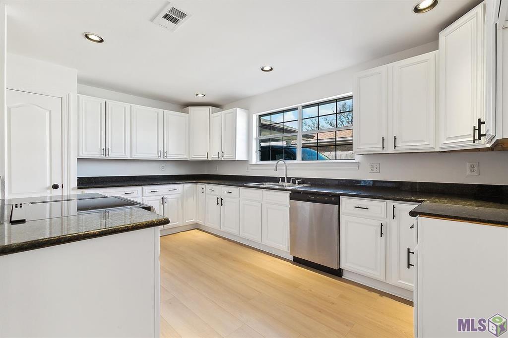 7200 Cove Drive, New Orleans, Louisiana image 6