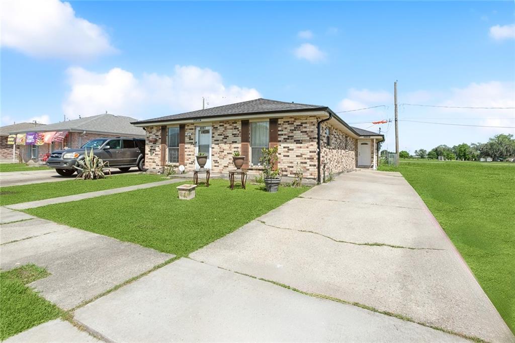 4005-07 Jupiter Drive, Chalmette, Louisiana image 1