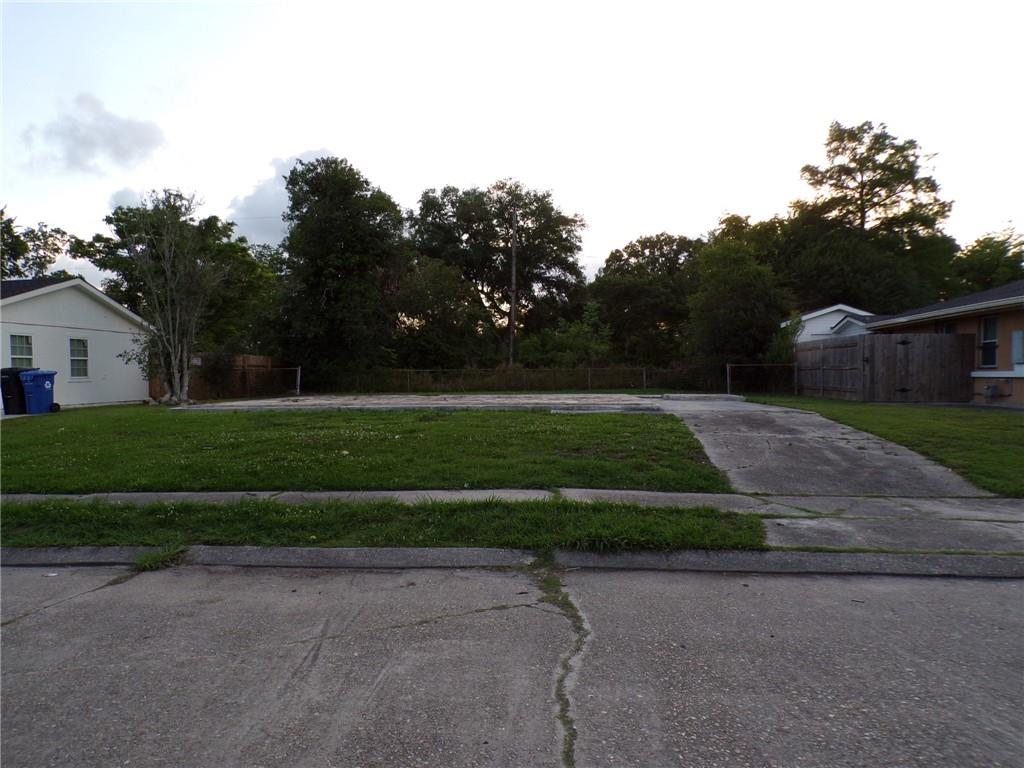 1449 Lauradale Drive, New Orleans, Louisiana image 2
