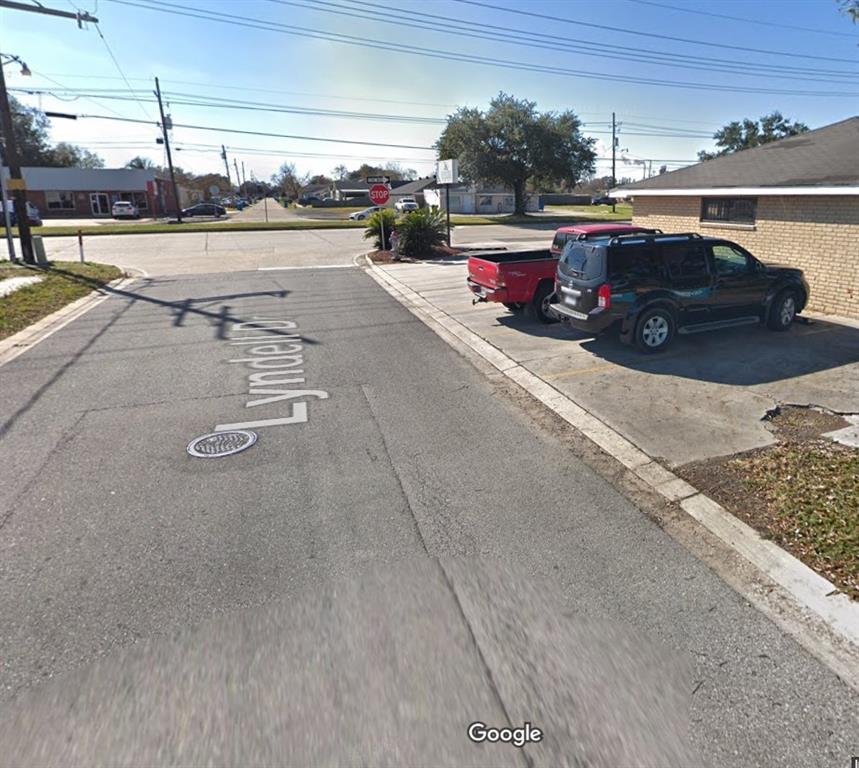 2608 Lyndell Drive, Chalmette, Louisiana image 2