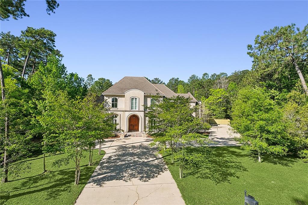 519 Chinquapin Circle, Covington, Louisiana image 1