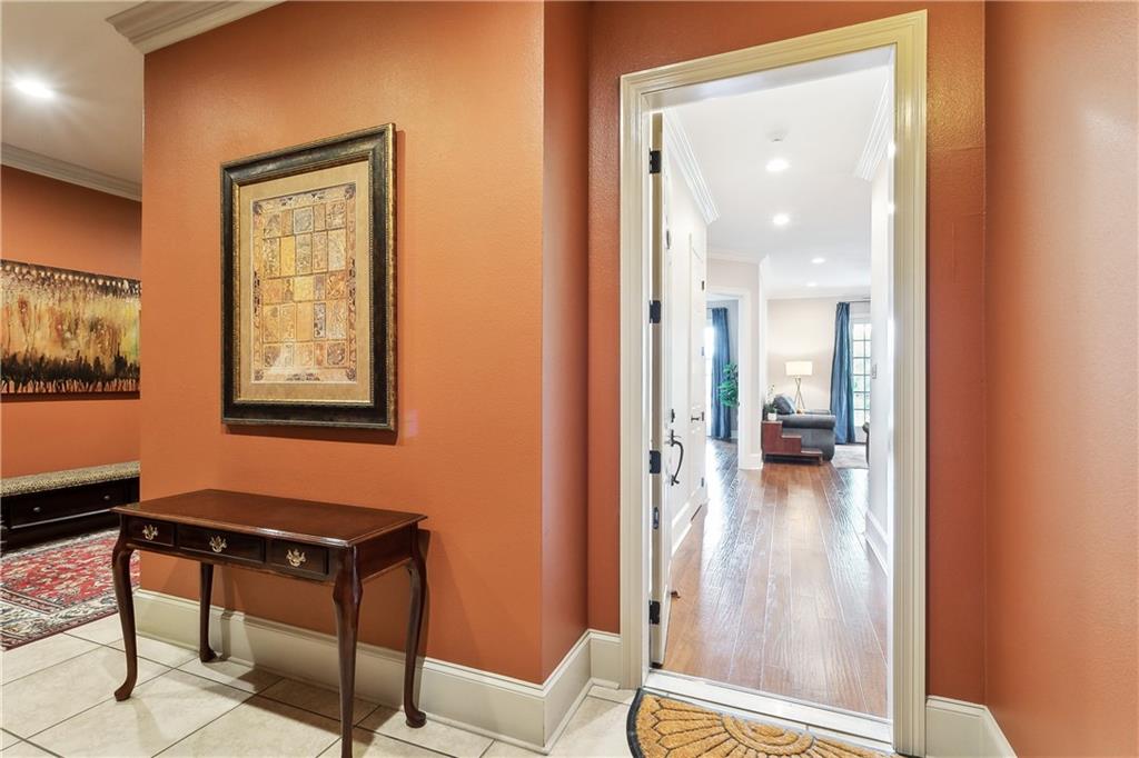 1633 First Street #301, New Orleans, Louisiana image 2