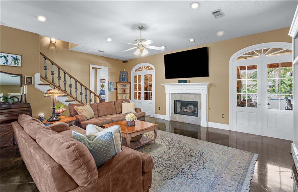 364 Winchester Circle, Mandeville, Louisiana image 4