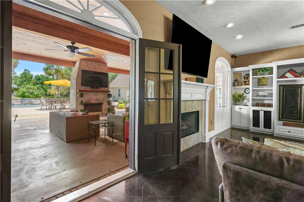 364 Winchester Circle, Mandeville, Louisiana image 5