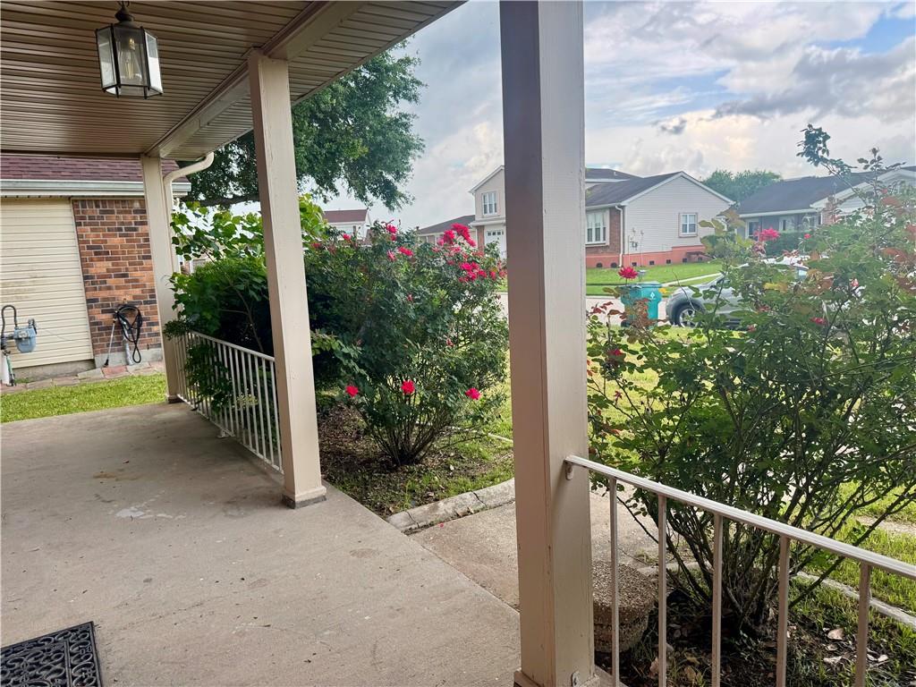 4001 Bayou Oaks Drive, Harvey, Louisiana image 2
