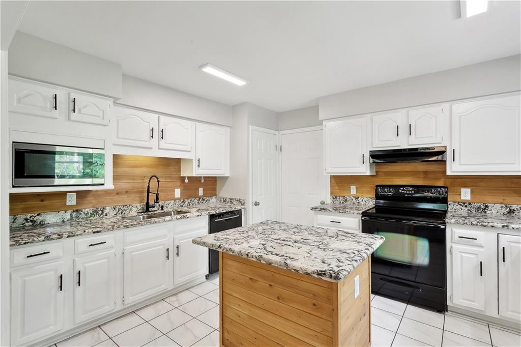 18030 Derbes Drive, Covington, Louisiana image 2