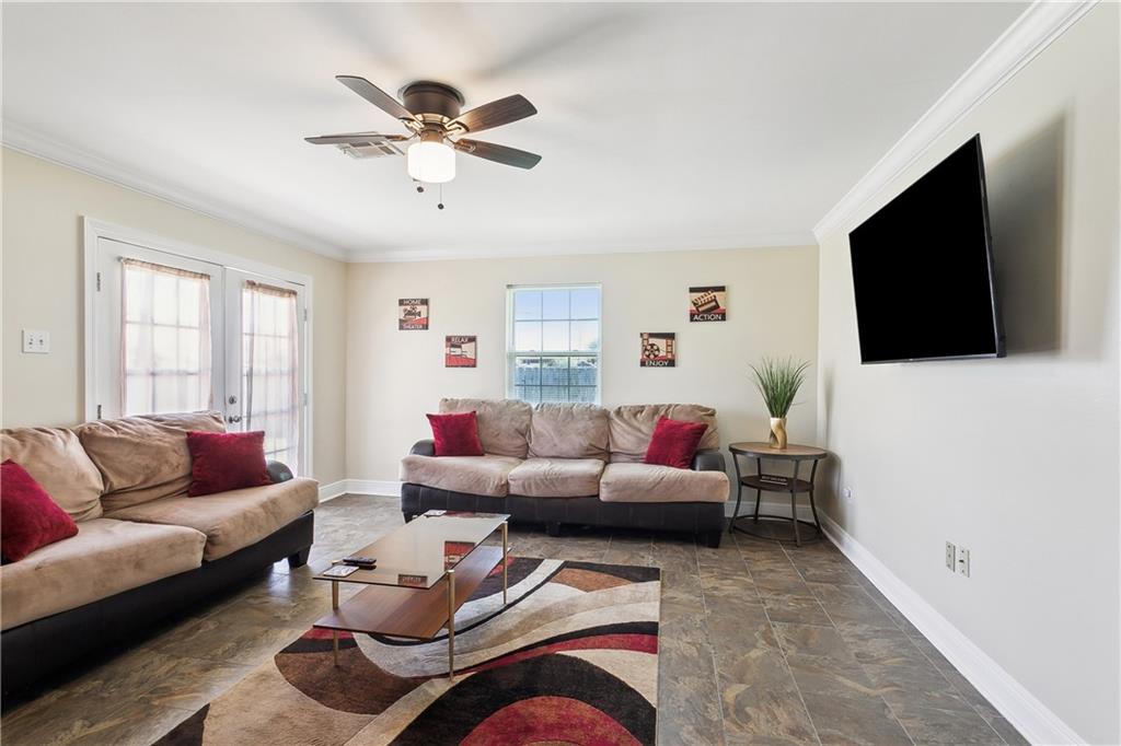 2433 Congressman Hebert Drive, Chalmette, Louisiana image 11