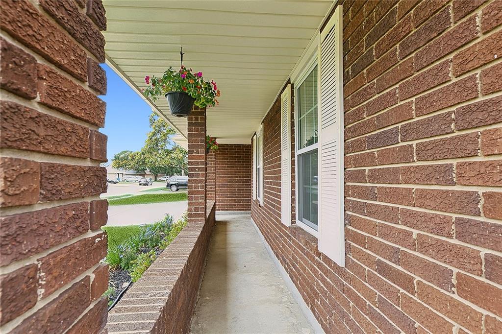 233 Sugarpine Drive, Gretna, Louisiana image 4