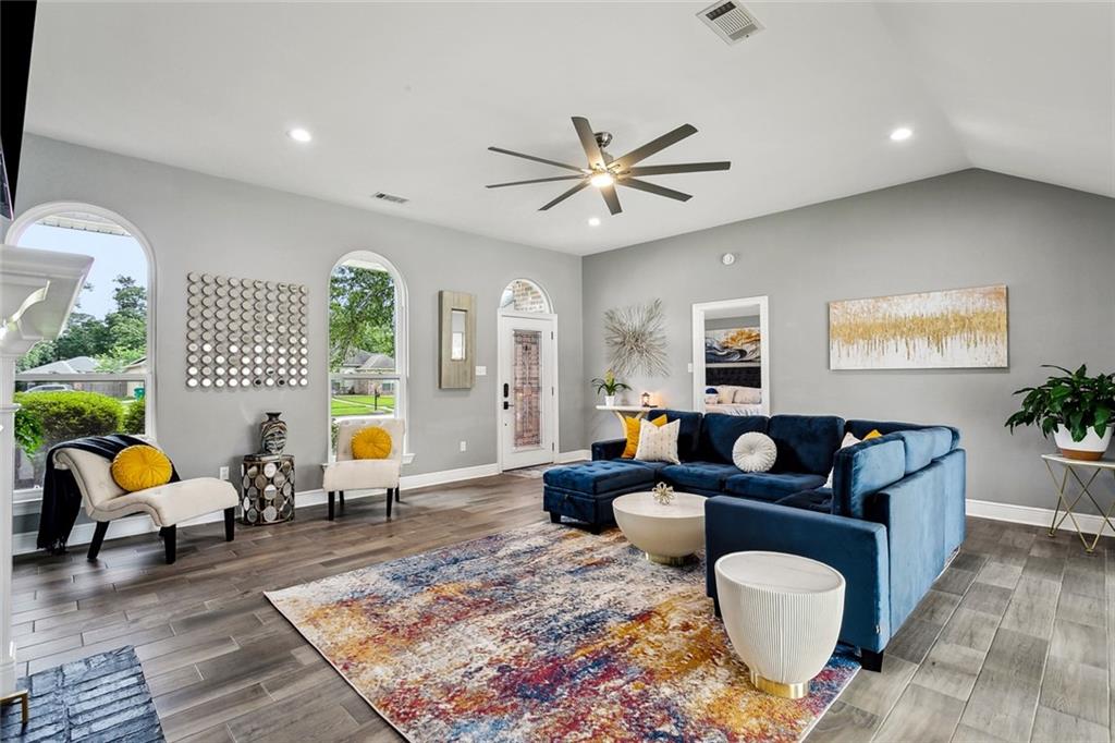 206 Megan Lane, Slidell, Louisiana image 2
