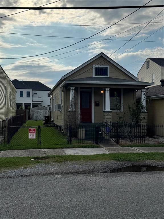 526 Bellecastle Street, New Orleans, Louisiana image 2