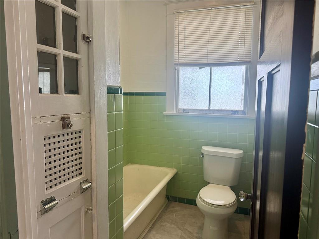 1027 Valmont Street, New Orleans, Louisiana image 2