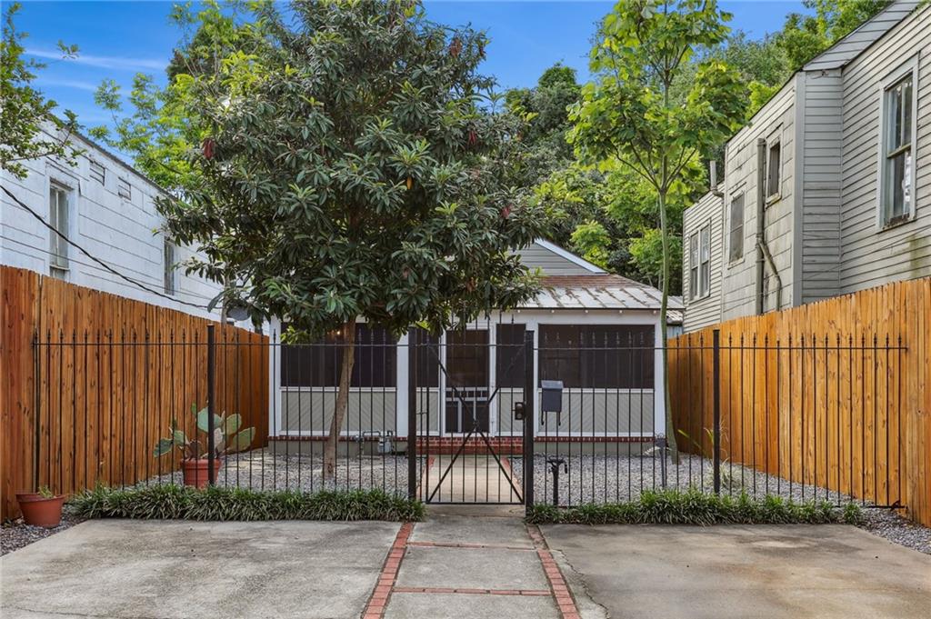 813 Joseph Street, New Orleans, Louisiana image 2