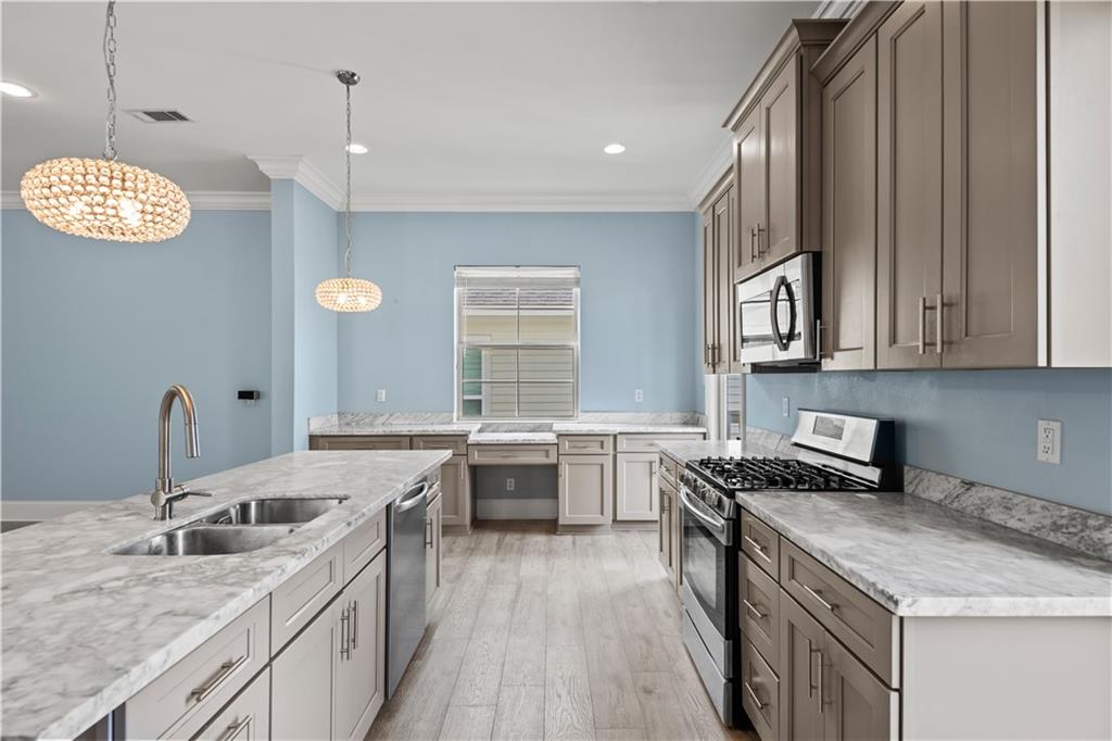 5760 Warrington Drive, New Orleans, Louisiana image 8