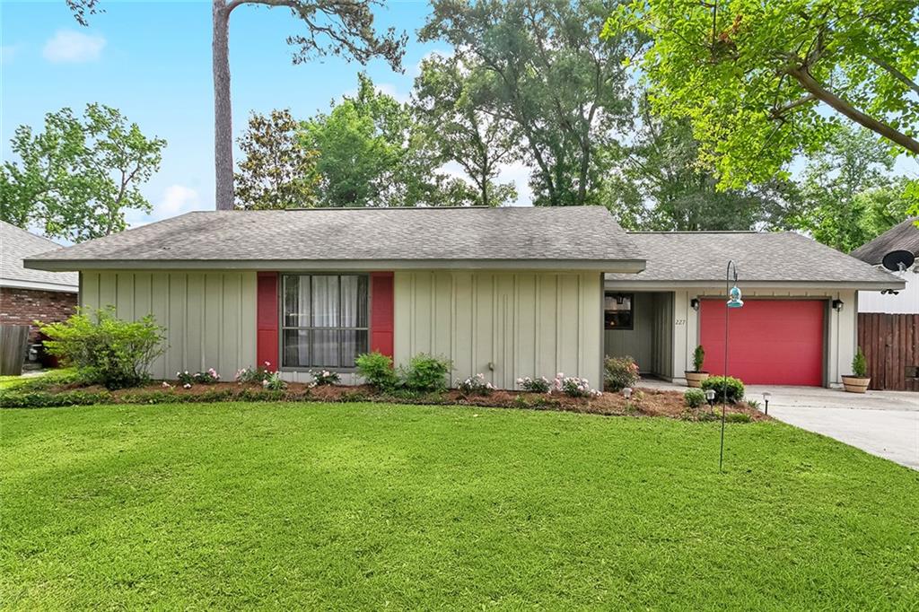 227 Cindy Lou Place, Mandeville, Louisiana image 1