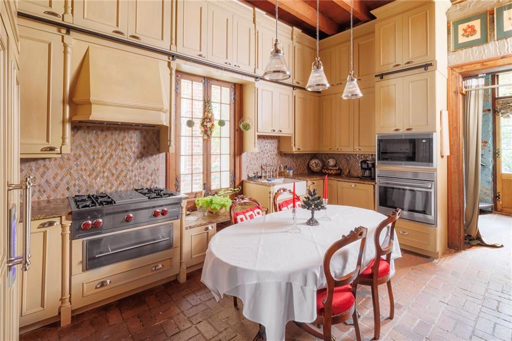 1031 Chartres Street, New Orleans, Louisiana image 4