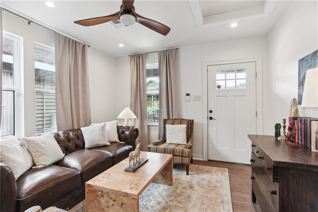2408 10 Saint Anthony Street, New Orleans, Louisiana image 4