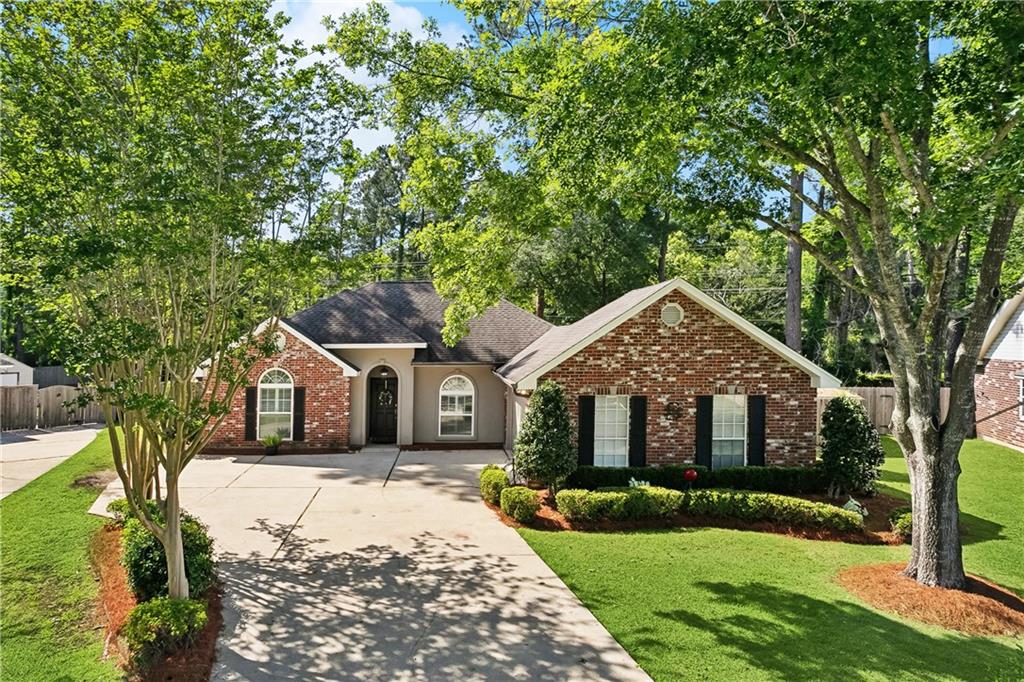 2063 Olvey Drive, Mandeville, Louisiana image 2