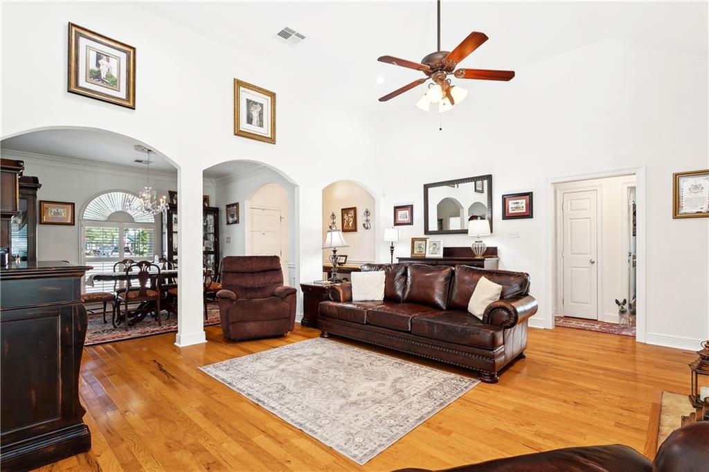 2063 Olvey Drive, Mandeville, Louisiana image 5