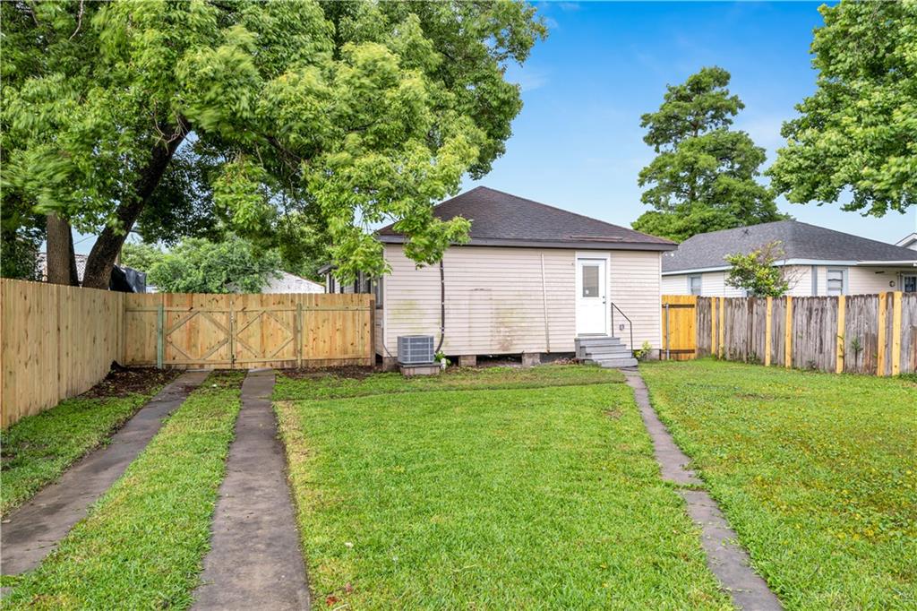 653 St. Joseph Lane, Harvey, Louisiana image 12