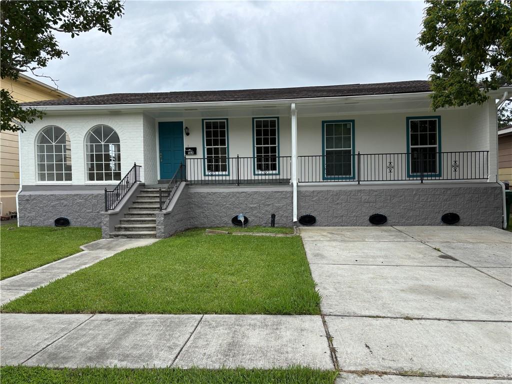 564 Oakwood Drive, Gretna, Louisiana image 2