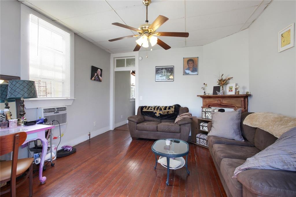 2328 30 Frenchmen Street, New Orleans, Louisiana image 2