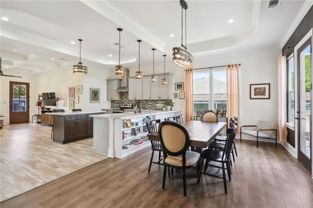 5317 Warrington Drive, New Orleans, Louisiana image 8