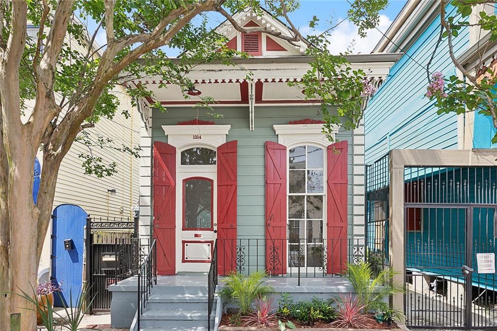 1314 Ursulines Avenue, New Orleans, Louisiana image 2
