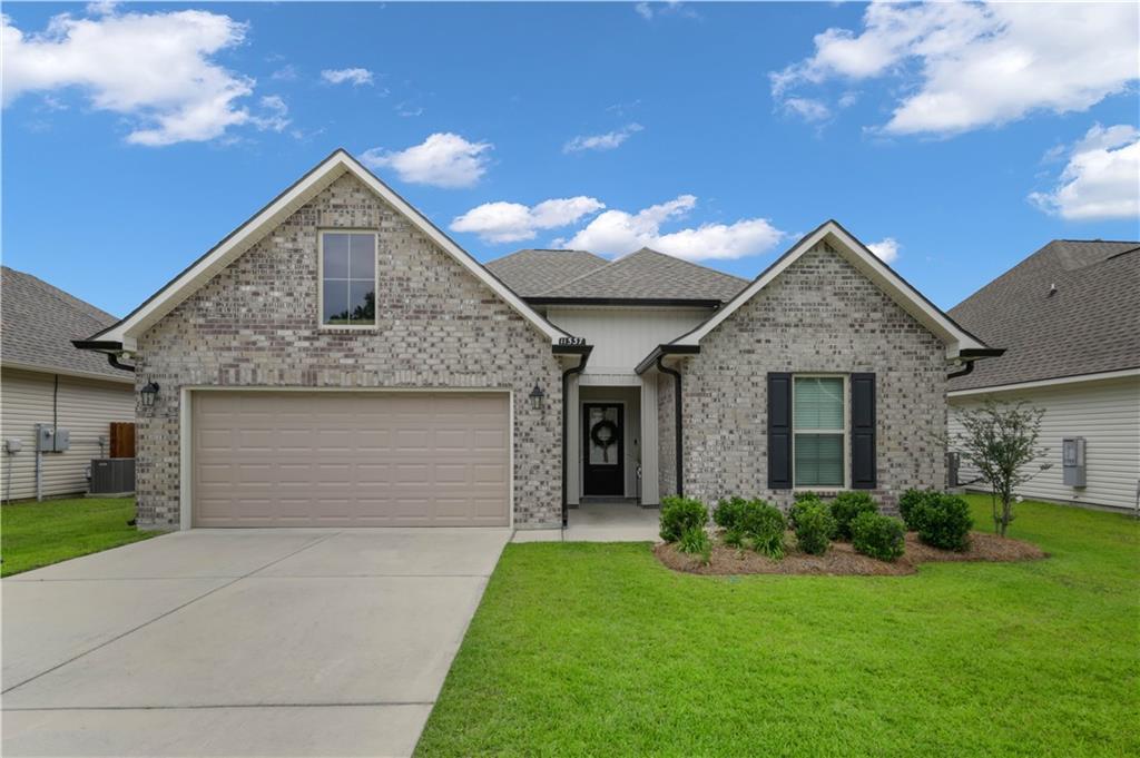 11537 Woodbluff Drive, Covington, Louisiana image 1