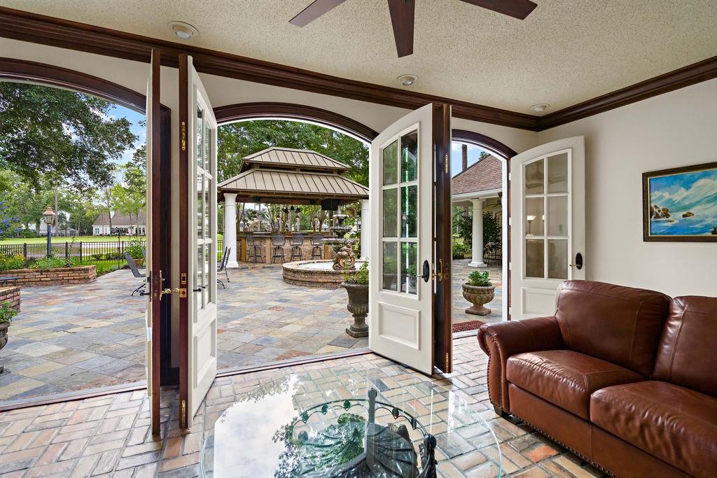 553 Beau Chene Drive, Mandeville, Louisiana image 11