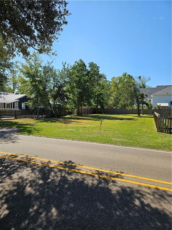 2142 Monroe Street, Mandeville, Louisiana image 2