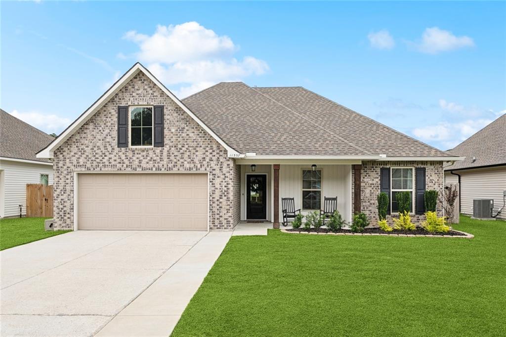 11557 Woodbluff Drive, Covington, Louisiana image 1