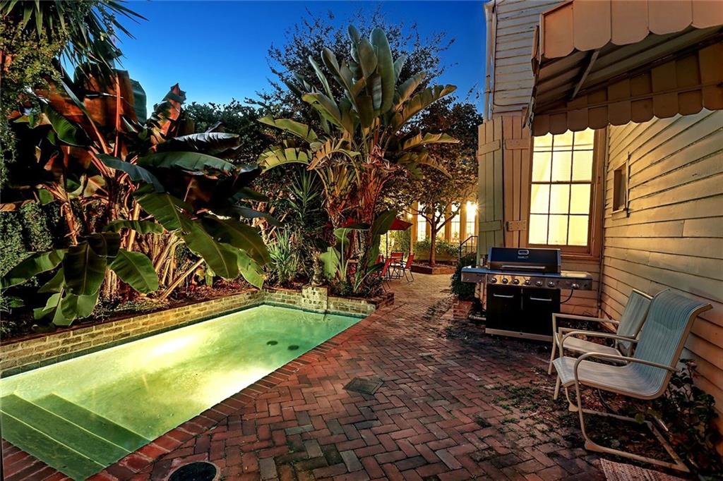 1030 Burgundy Street, New Orleans, Louisiana image 2