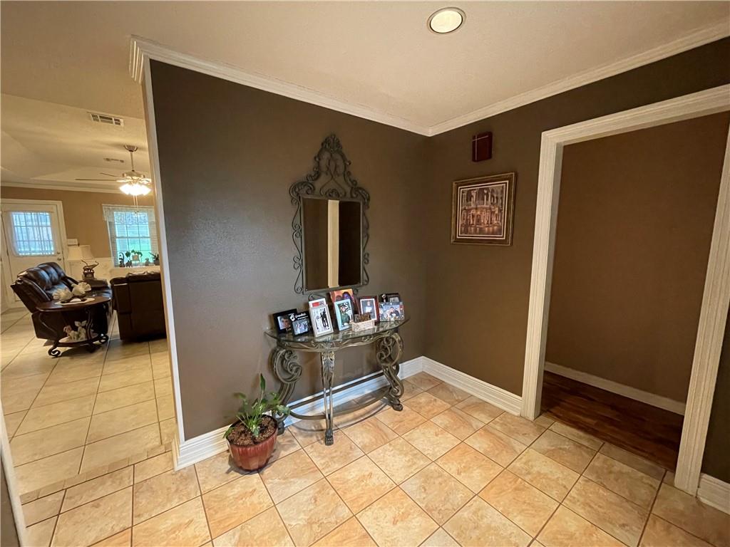 3 Caddo Court, Kenner, Louisiana image 2
