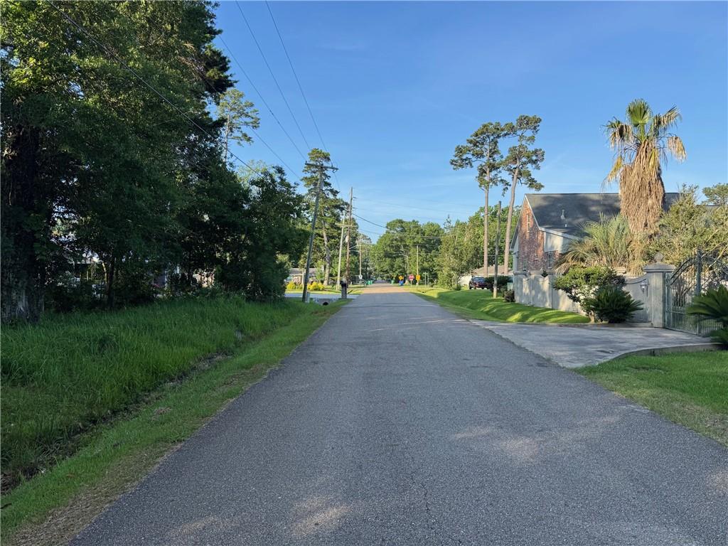 821 Atalin Street, Mandeville, Louisiana image 3