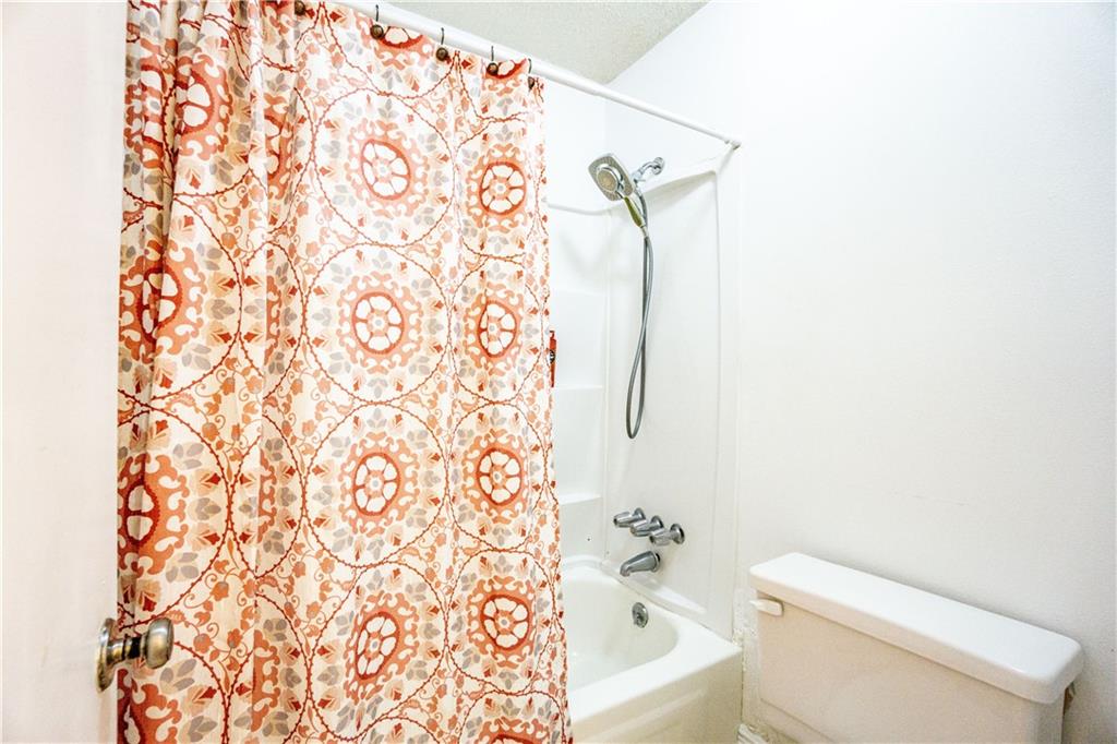 2404 Timbers Drive, Harvey, Louisiana image 12