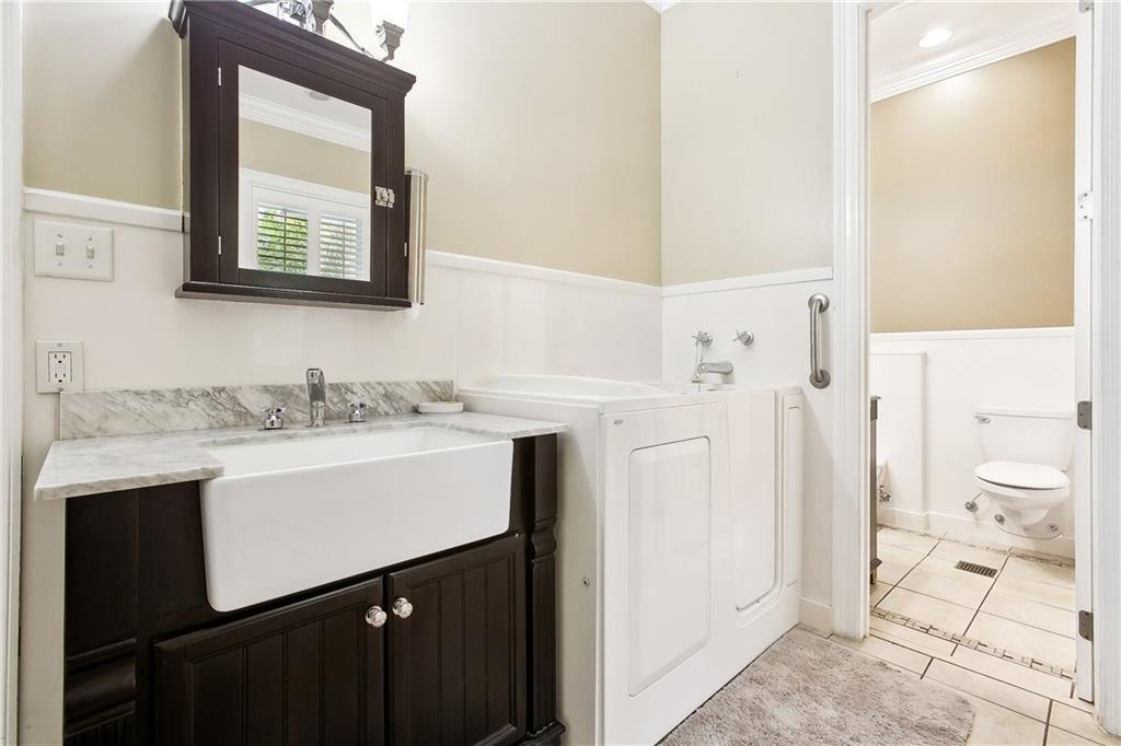 91 Colonial Club Drive, Harahan, Louisiana image 13