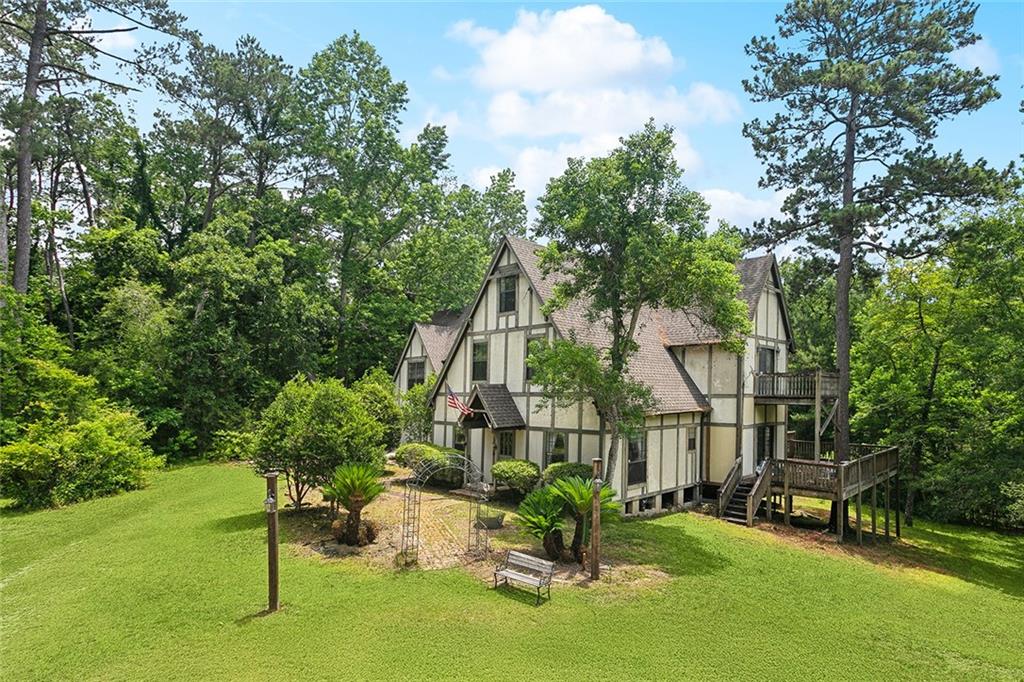 250 Ponchitolawa Drive, Covington, Louisiana image 1