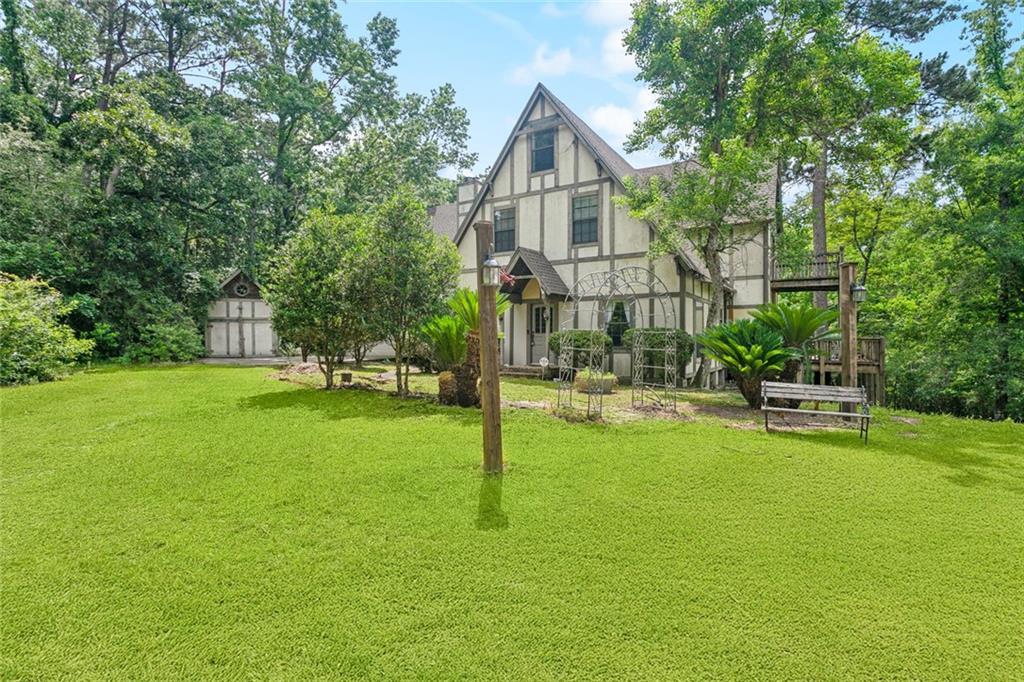 250 Ponchitolawa Drive, Covington, Louisiana image 2