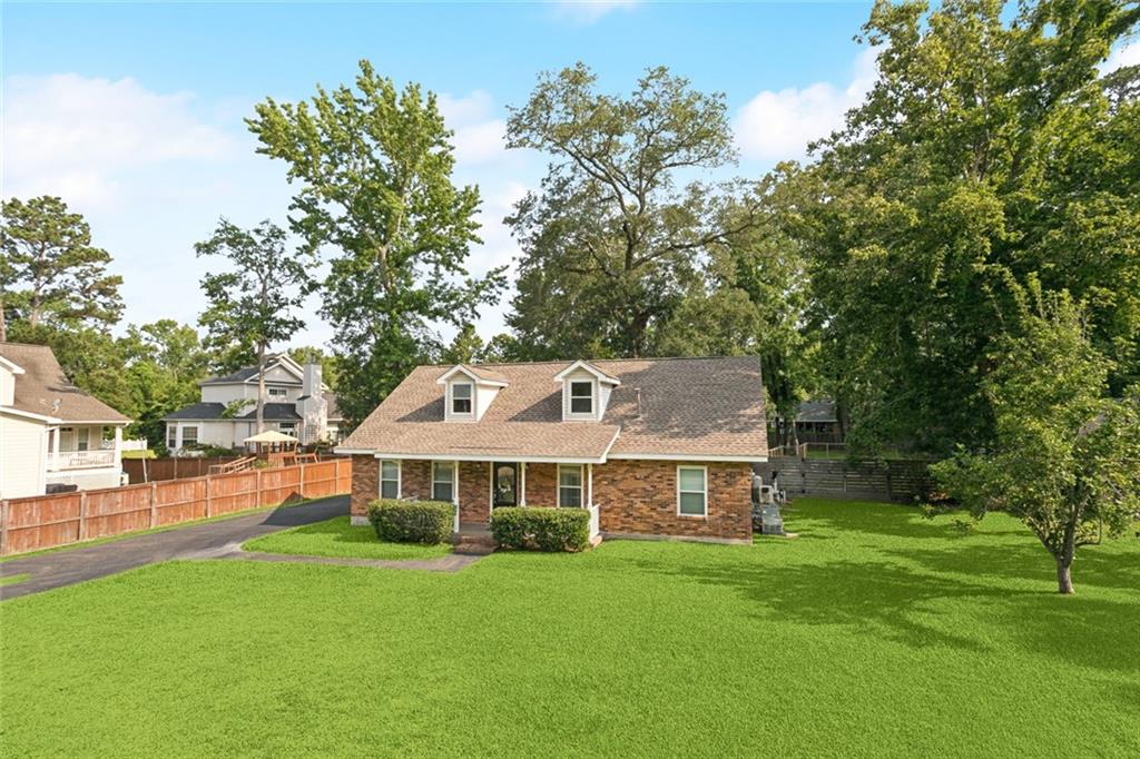 203 Willow Circle, Mandeville, Louisiana image 2