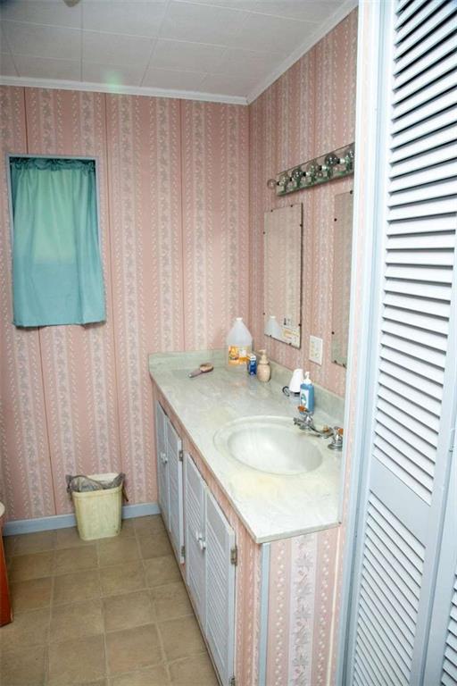 215 W 22nd Street, Larose, Louisiana image 7