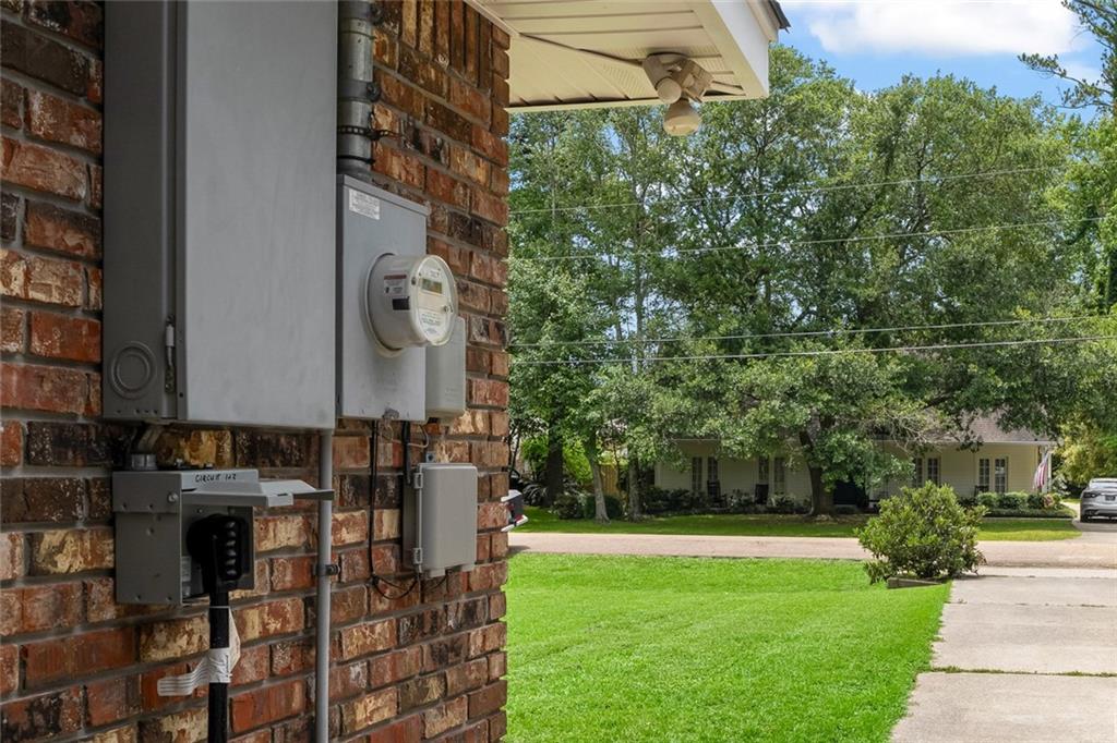 403 Evergreen Drive, Mandeville, Louisiana image 33