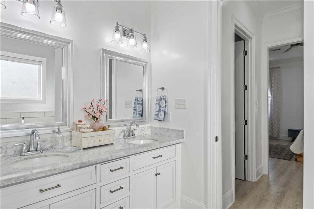 2828 Mistletoe Street, New Orleans, Louisiana image 12