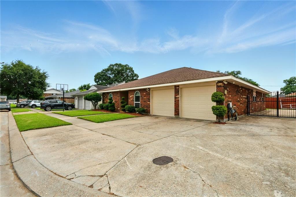 1900 Woods Drive, Metairie, Louisiana image 2