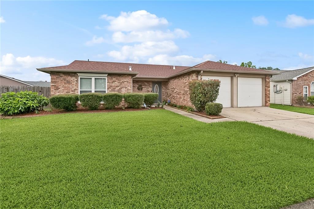 1045 Kingsway S. Drive, Gretna, Louisiana image 1