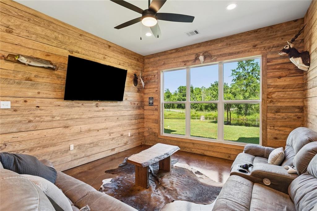 20240 Fairway Drive, Springfield, Louisiana image 6