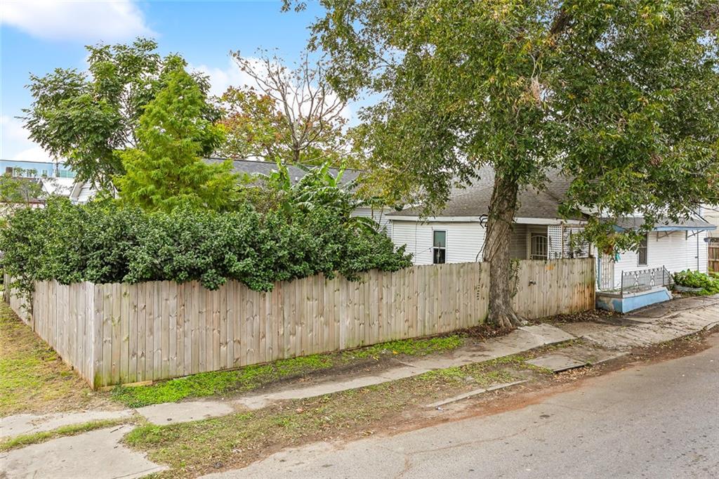 2230 N Roman Street, New Orleans, Louisiana image 2