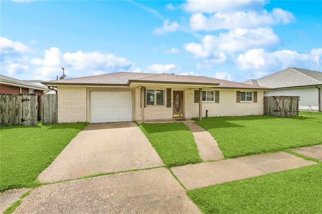 2716 Volpe Drive, Chalmette, Louisiana image 2