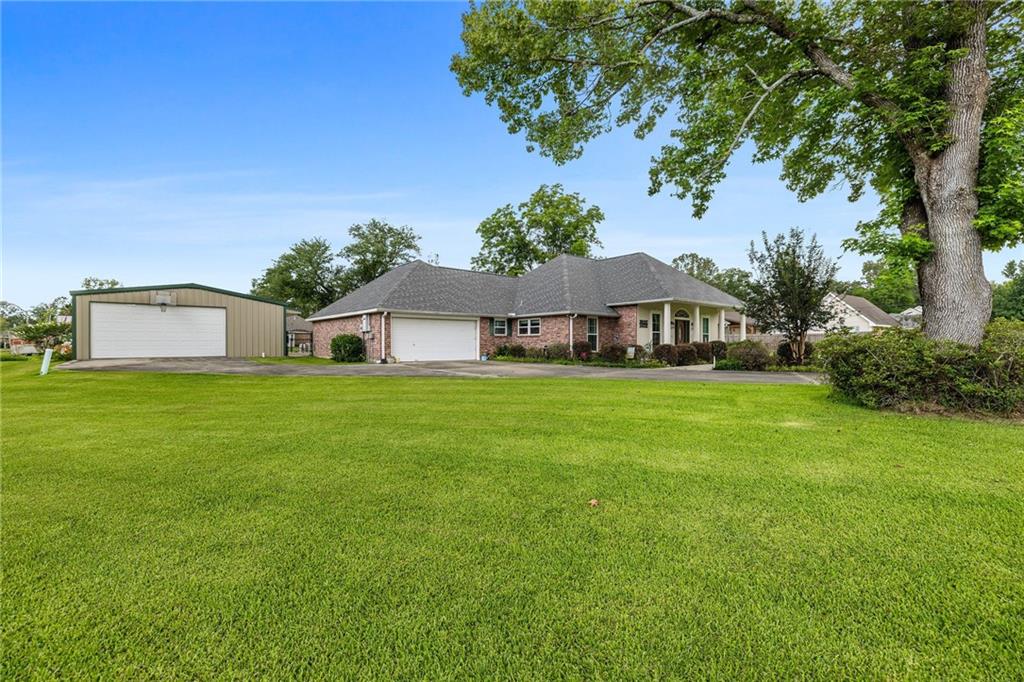 18332 Honeysuckle Drive, Ponchatoula, Louisiana image 1